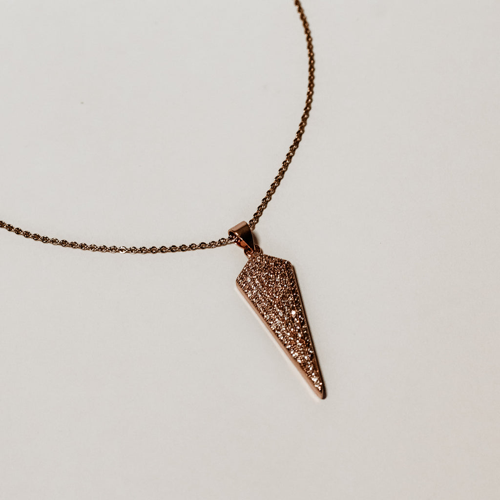 ROSE GOLD PENDANT NECKLACE